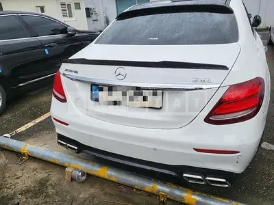 Photo 1 of 11: 2017 Mercedes-Benz E220 d, VIN WDDZF0EB4HA211424 — Korean insurance auction