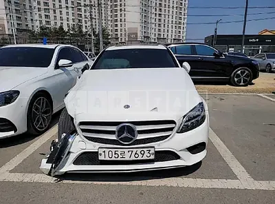 Photo 1 of 47: 2020 Mercedes-Benz C 200, VIN W1KWF8ABXLR567278 — Korean insurance auction