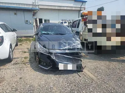 Photo 1 of 6: 2017 Kia K7 — Korean insurance auction