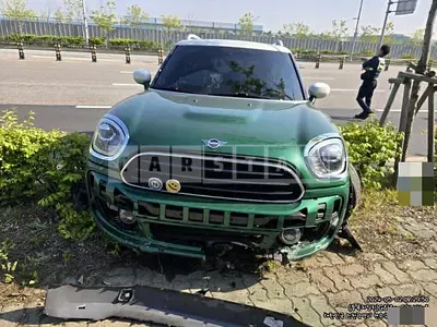 Photo 1 of 22: 2020 MINI Cooper Countryman (18) — Korean insurance auction