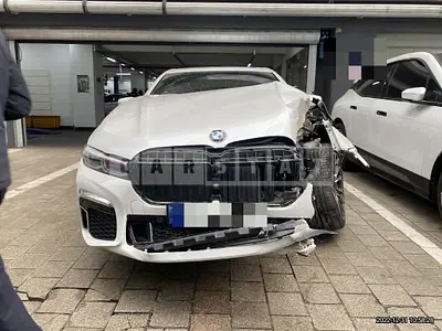 Photo 1 of 33: 2021 BMW 740d xDrive, VIN WBA7D2108MCG96446 — Korean insurance auction