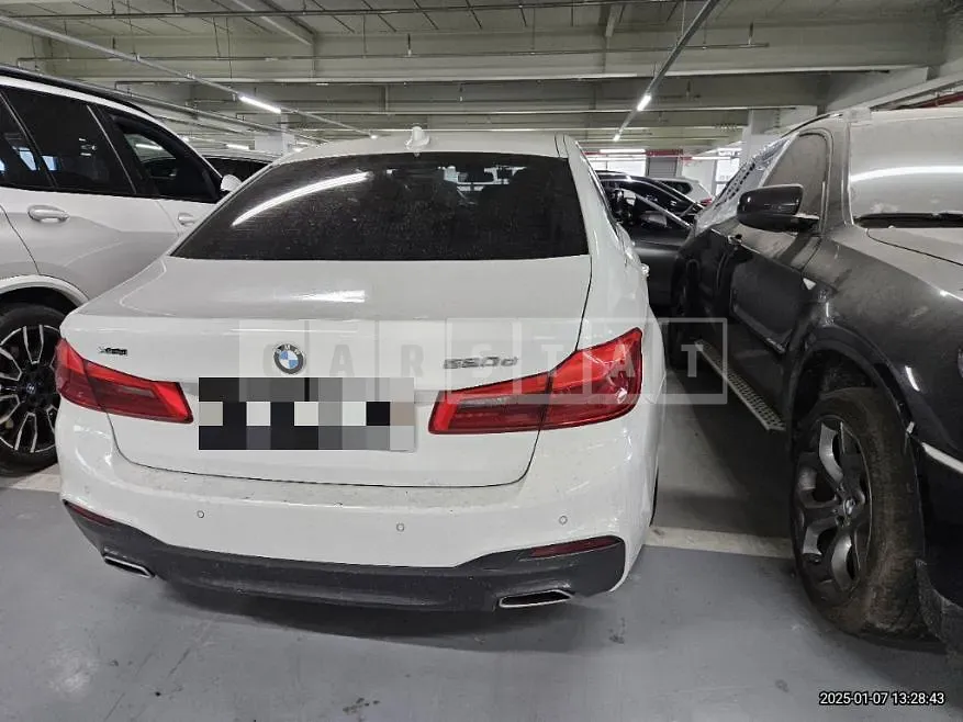 Photo 2 of 21: 2018 BMW 520d xDrive — Korean insurance auction