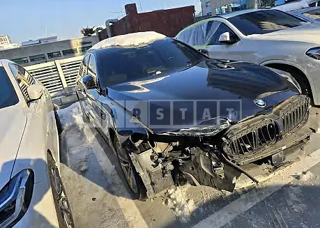 Photo 2 of 11: 2018 BMW 530i — Korean insurance auction