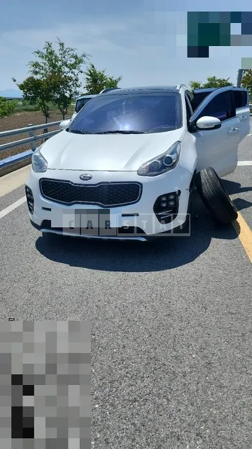 Photo 2 of 7: 2016 Kia Sportage 1.7 — Korean insurance auction