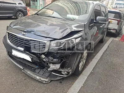 Photo 1 of 30: 2017 Kia Carnival, VIN KNAME81ABHS332307 — Korean insurance auction
