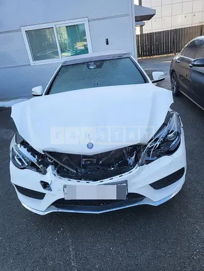 Photo 1 of 5: 2015 Mercedes-Benz E 200, VIN WDDKK3EF9FF307695 — Korean insurance auction