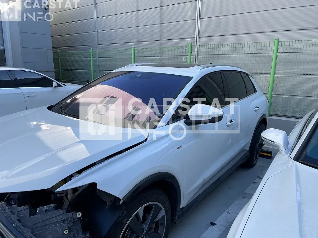 Photo 2 of 16: 2022 Audi Q4 e-tron 40 — Korean insurance auction