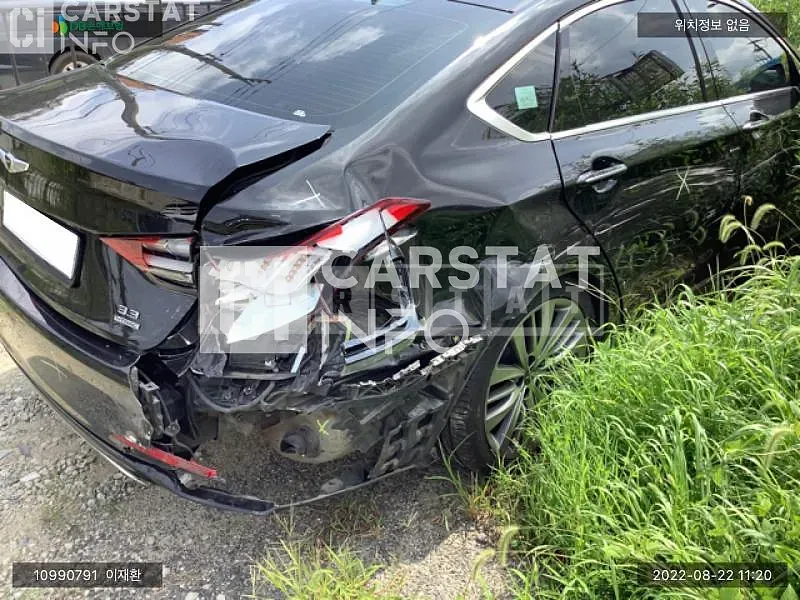Photo 2 of 15: 2017 Genesis G80, VIN KMHGM41DDJU237105 — Korean insurance auction