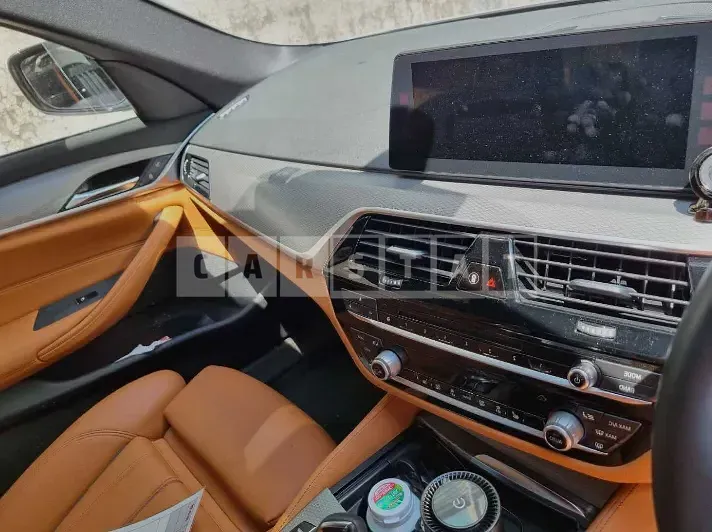 Photo 2 of 9: 2018 BMW 530i, VIN WBAJD3105JG969940 — Korean insurance auction