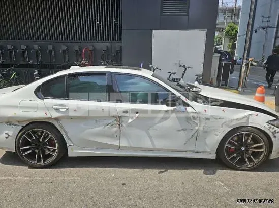 Photo 2 of 18: 2025 BMW M340i — Korean insurance auction