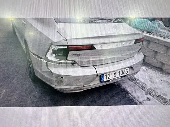 Photo 2 of 10: 2022 Volvo S90 B5, VIN LVYPTL12DNP275067 — Korean insurance auction