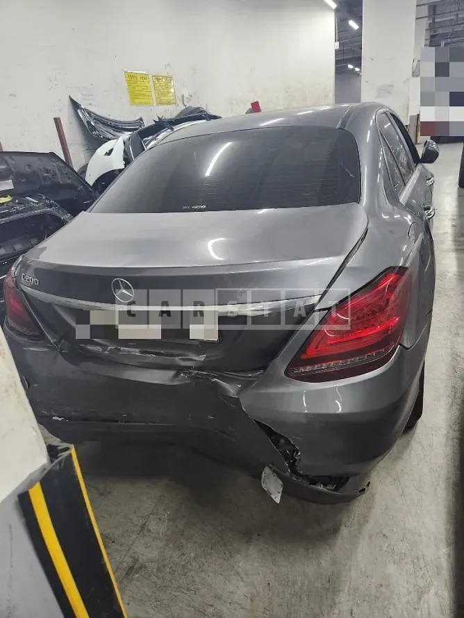 Photo 2 of 3: 2020 Mercedes-Benz C200 — Korean insurance auction