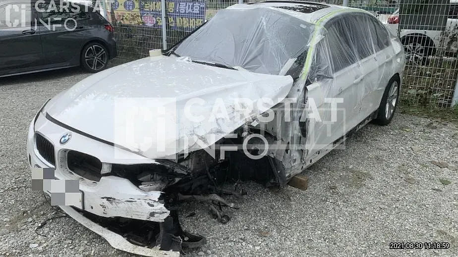 Photo 2 of 5: 2015 BMW 320d, VIN WBA8C5101GK463685 — Korean insurance auction