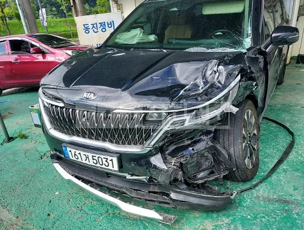 Photo 2 of 14: 2021 Kia Carnival, VIN KNANE81BBMS066021 — Korean insurance auction