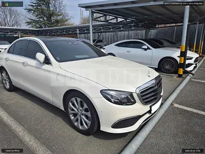 Photo 1 of 11: 2016 Mercedes-Benz E300 4Matic, VIN WDDZF4KB3HA014305 — Korean insurance auction