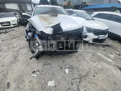 Photo 1 of 30: 2017 Hyundai Santa Fe, VIN KMHSW81UBHU742708 — Korean insurance auction