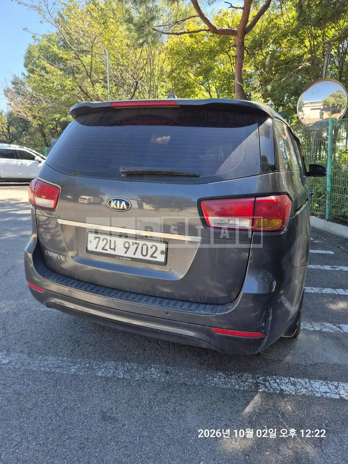 Photo 2 of 6: 2016 Kia Carnival 2.2, VIN KNHMF37ABHS255120 — Korean insurance auction