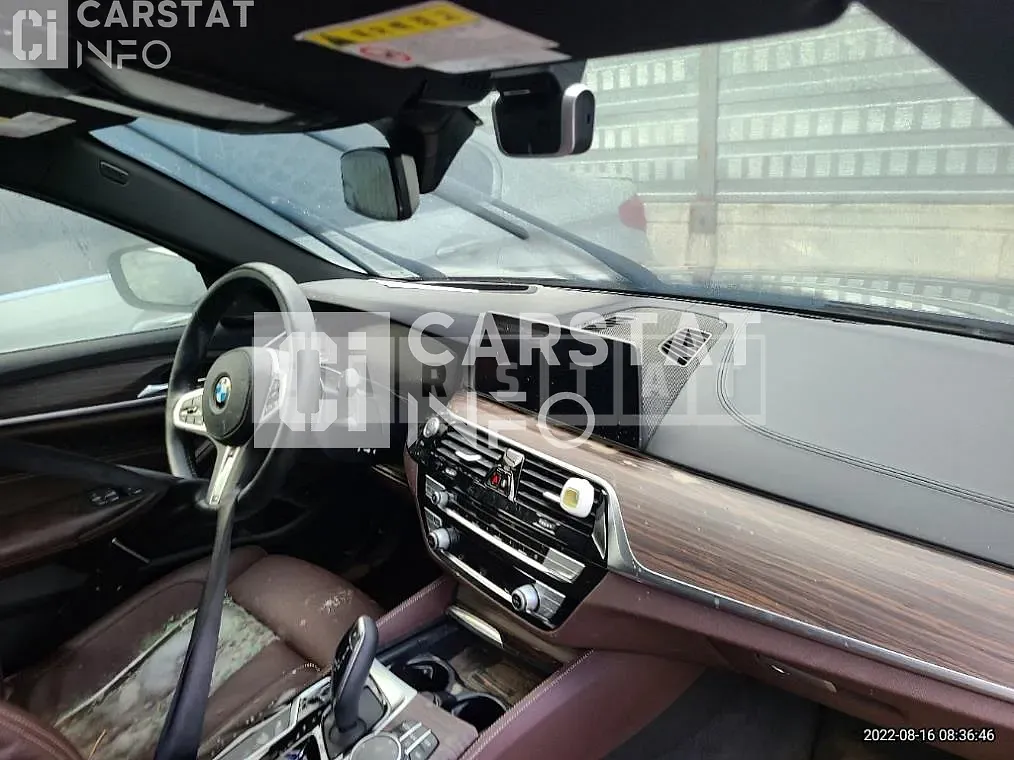 Photo 2 of 26: 2020 BMW 침bmw 530i M Sport Package — Korean insurance auction
