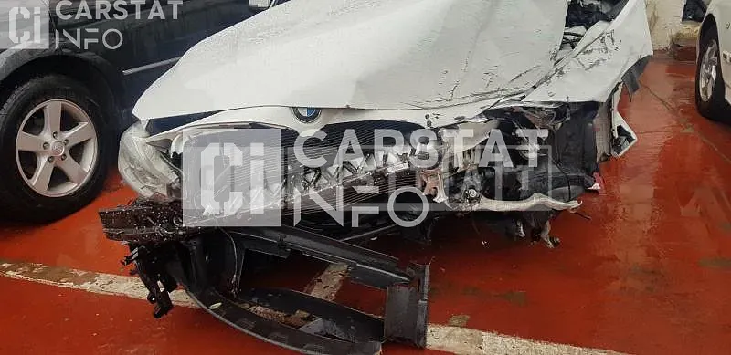 Photo 2 of 14: 2018 BMW 320i, VIN WBA8A9102JAH11777 — Korean insurance auction