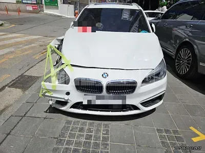 Photo 1 of 13: 2017 BMW Active Tourer — Korean insurance auction