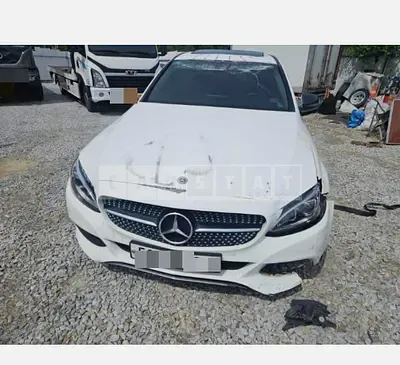 Photo 1 of 11: 2018 Mercedes-Benz C200 — Korean insurance auction