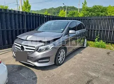 Photo 1 of 11: 2018 Mercedes-Benz B200 d, VIN WDDMH0JB3JN228143 — Korean insurance auction