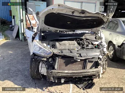 Photo 1 of 8: 2017 Hyundai Santa Fe, VIN KMHSW81XBJU784988 — Korean insurance auction