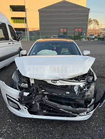 Photo 1 of 8: 2015 Kia K5, VIN KNAGN418BFA616229 — Korean insurance auction