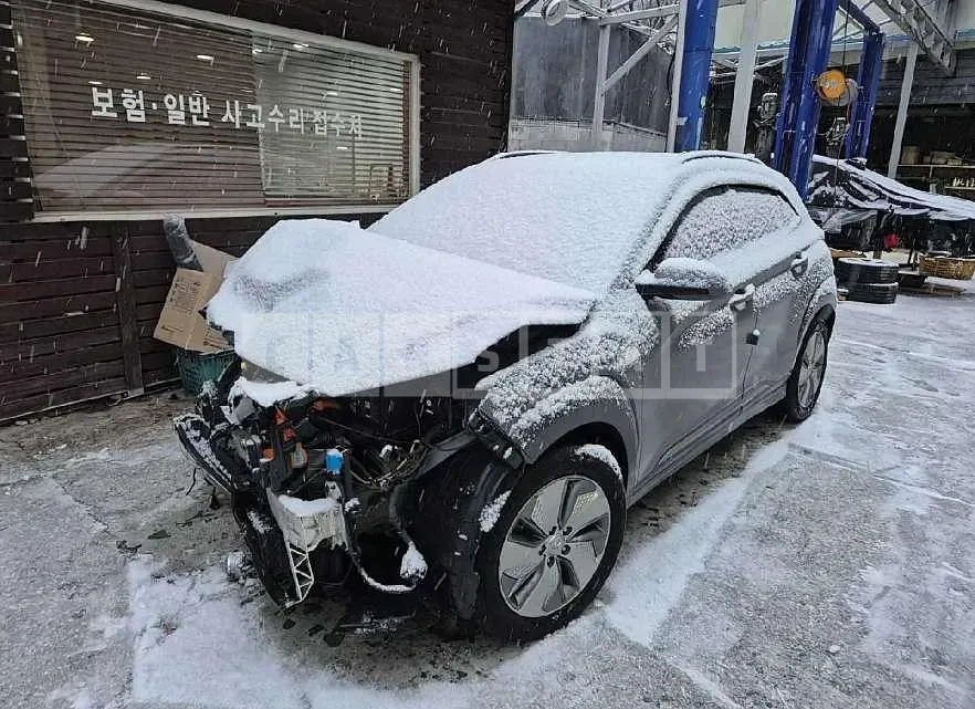 Photo 2 of 10: 2020 Hyundai Kona Electric Car — Korean insurance auction