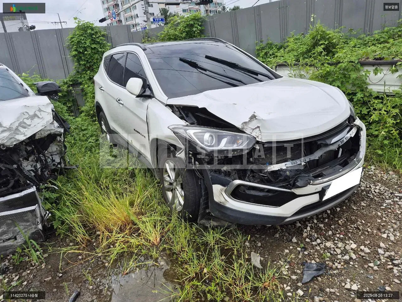 Photo 2 of 13: 2016 Hyundai Santa Fe, VIN KMHSW81UDHU708537 — Korean insurance auction
