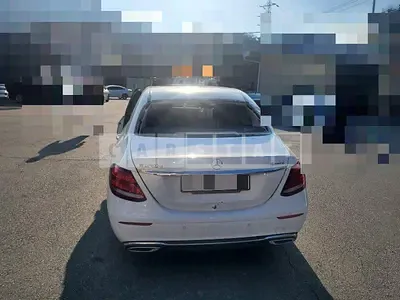 Photo 1 of 15: 2019 Mercedes-Benz E220 d 4Matic, VIN WDDZF0FB8KA533585 — Korean insurance auction
