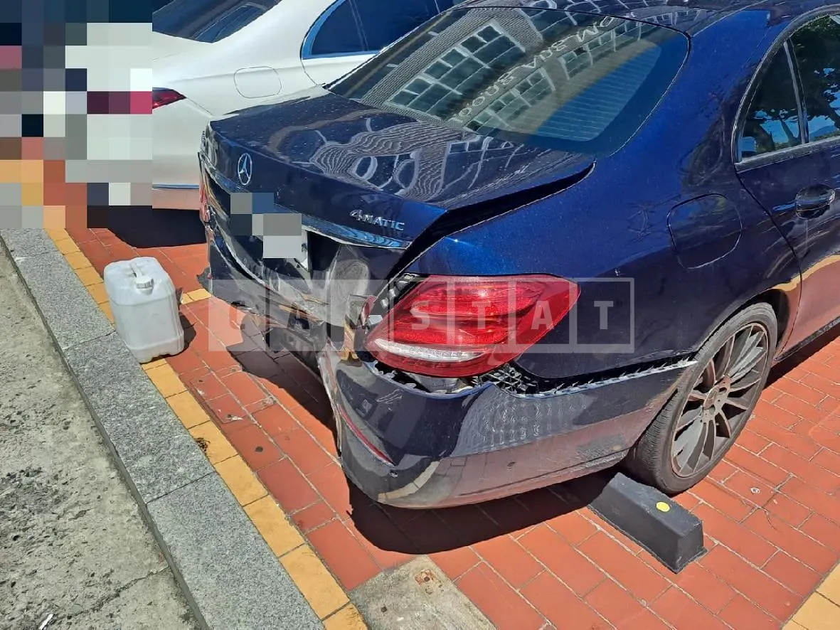 Photo 2 of 7: 2018 Mercedes-Benz E300 4Matic — Korean insurance auction