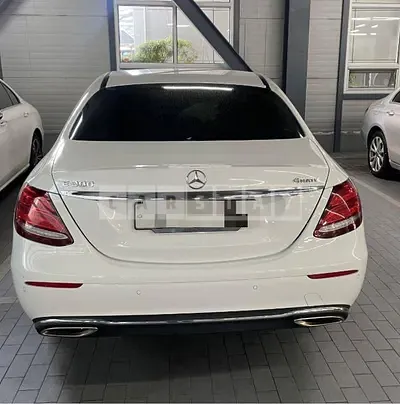 Photo 1 of 10: 2018 Mercedes-Benz E300 4Matic — Korean insurance auction