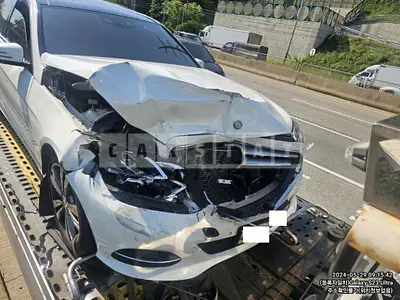 Photo 1 of 35: 2016 Mercedes-Benz E300 — Korean insurance auction