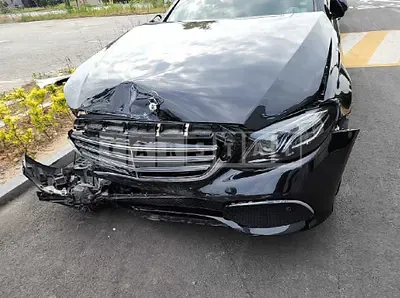 Photo 1 of 22: 2019 Mercedes-Benz E 300 4Matic, VIN WDDZF4KB2KA635994 — Korean insurance auction