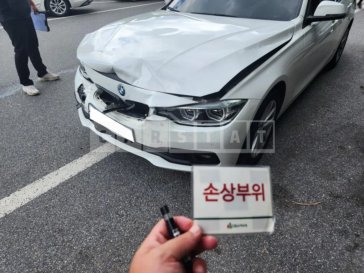 Photo 2 of 5: 2017 BMW 320d, VIN WBA8C5106HA068568 — Korean insurance auction