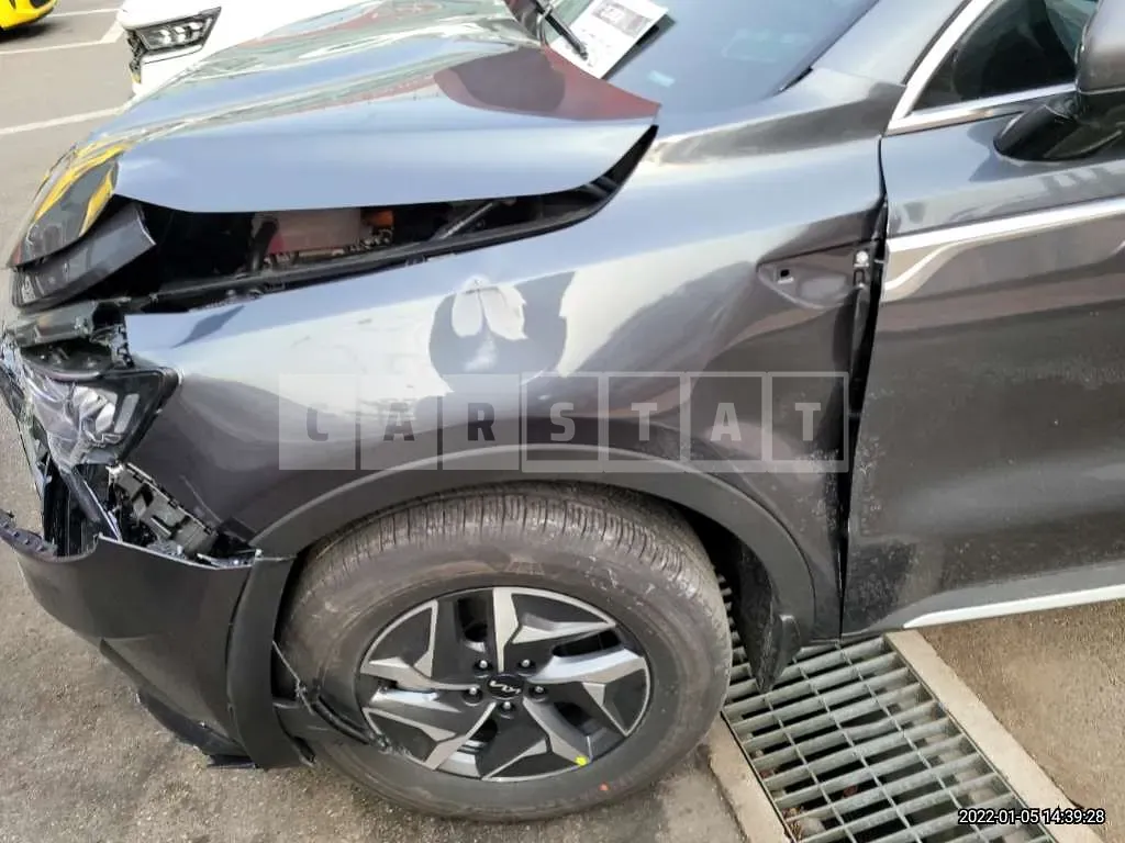 Photo 2 of 37: 2022 Kia Sorento, VIN KNARK81GBNA078974 — Korean insurance auction