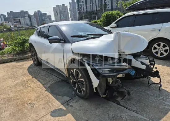 Photo 2 of 10: 2023 Kia EV6 — Korean insurance auction
