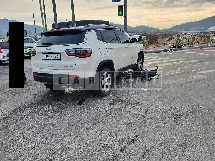 Photo 2 of 6: 2019 Jeep Compass, VIN 3C4NJDCB3KT592460 — Korean insurance auction