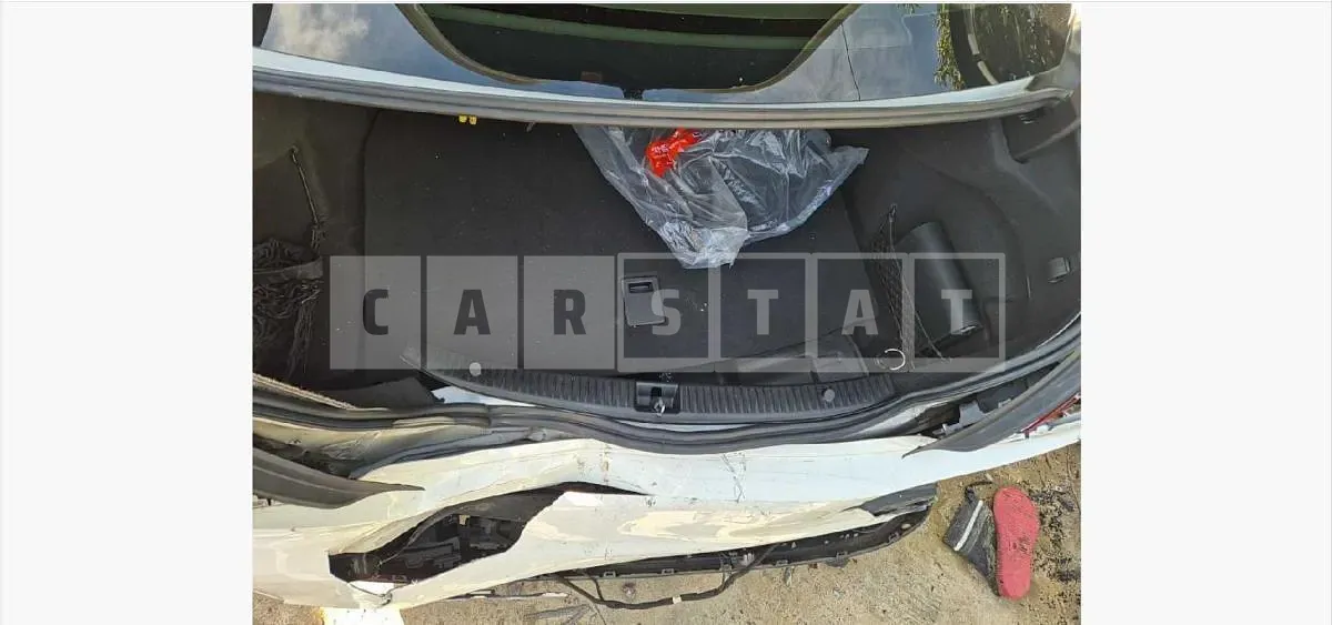 Photo 2 of 13: 2015 Mercedes-Benz C200 — Korean insurance auction