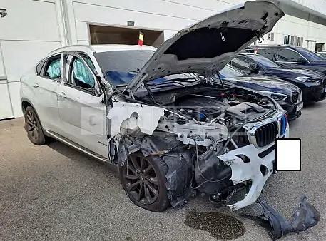 Photo 2 of 7: 2016 BMW X6 xDrive 30d, VIN WBAKV2109G0R29969 — Korean insurance auction