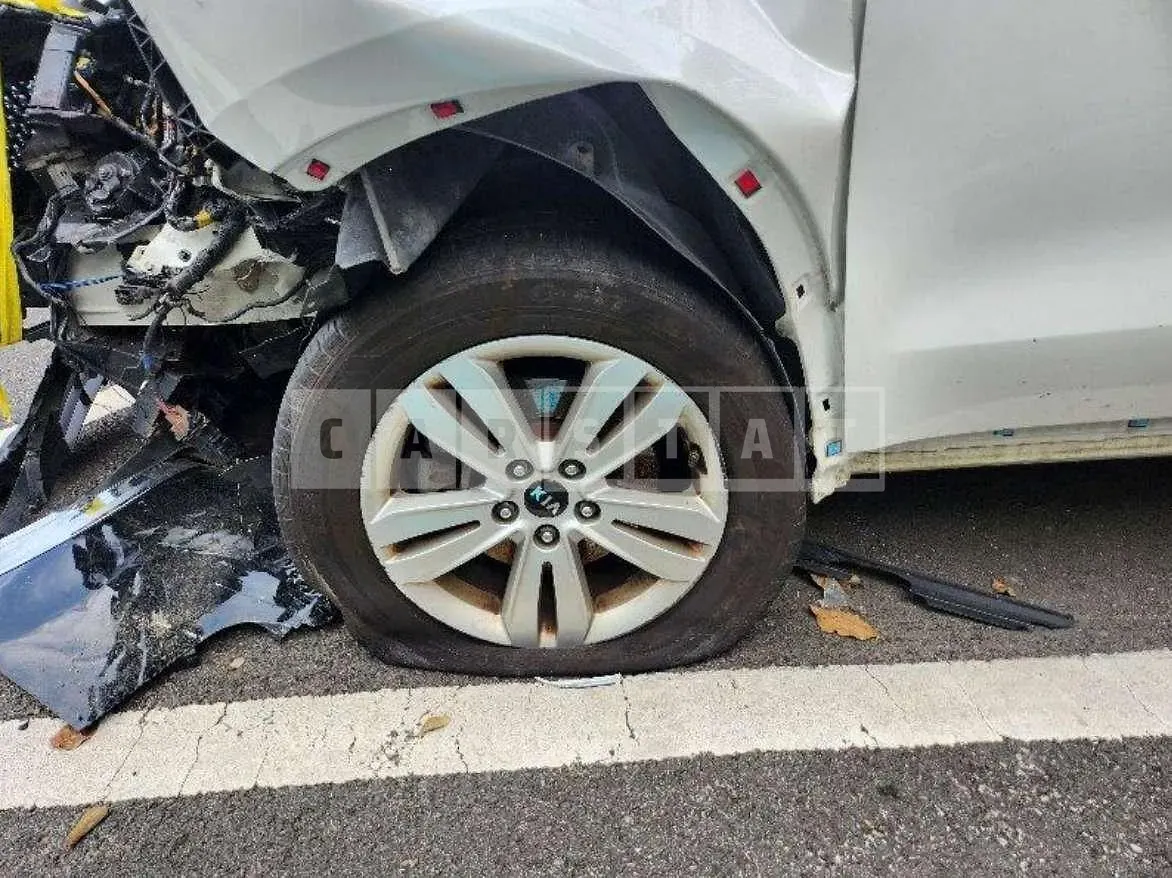 Photo 2 of 17: 2016 Kia Sportage — Korean insurance auction