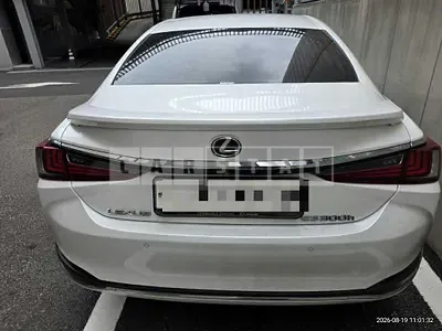 Photo 1 of 47: 2020 Lexus ES300h — Korean insurance auction