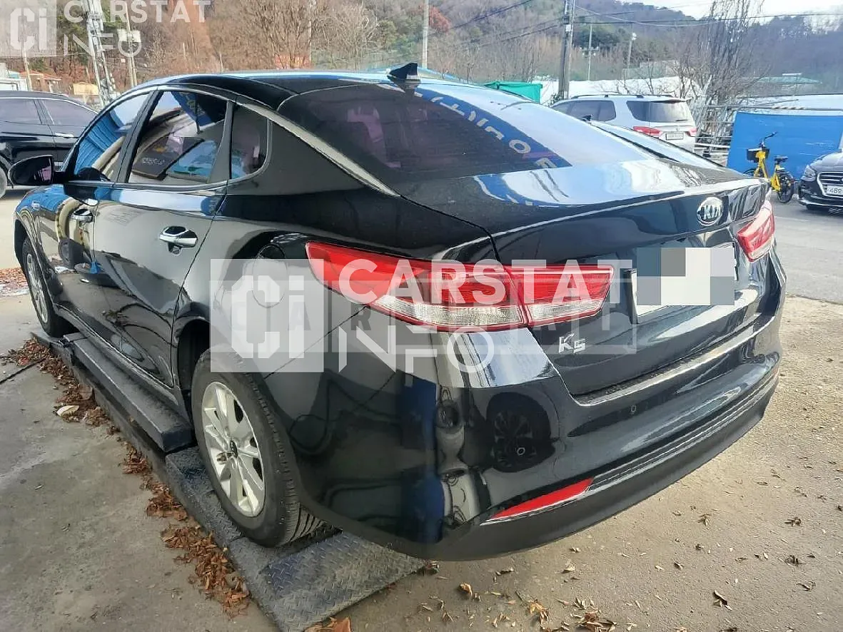 Photo 2 of 13: 2016 Kia K5 2.0 — Korean insurance auction