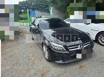 Photo 1 of 14: 2019 Mercedes-Benz C220 d — Korean insurance auction