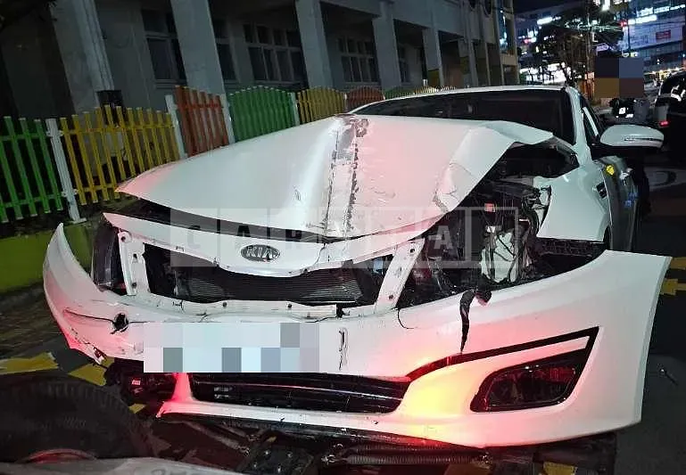 Photo 2 of 16: 2014 Kia K5 LPG — Korean insurance auction