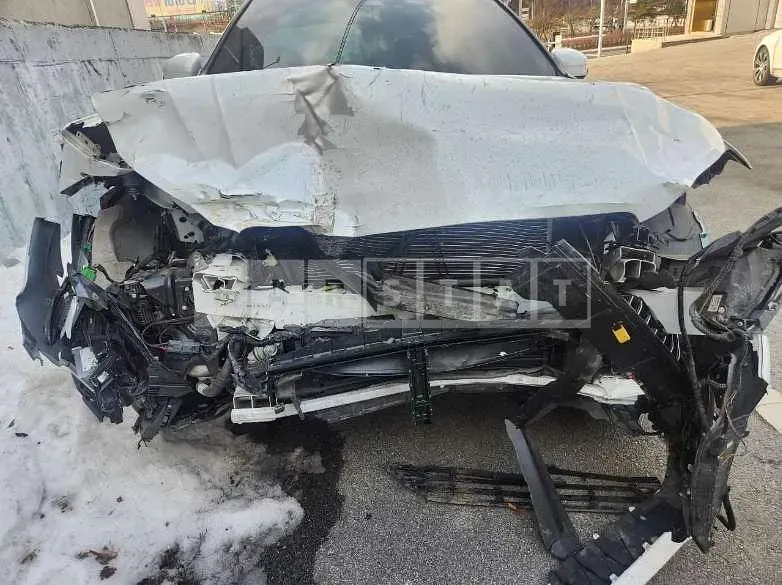 Photo 2 of 6: 2018 Volvo XC60D5 AWD — Korean insurance auction