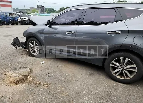Photo 2 of 13: 2015 Hyundai Santa Fe, VIN KMHSW81UBFU480423 — Korean insurance auction