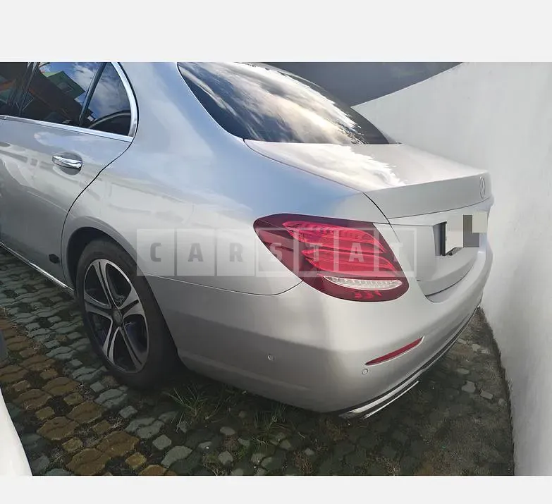 Photo 2 of 27: 2017 Mercedes-Benz E220 d — Korean insurance auction