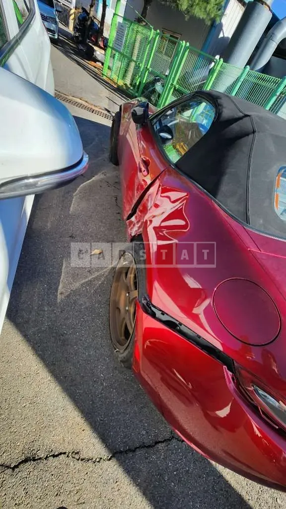 Photo 2 of 10: 2019 Mazda Mx-5, VIN JM1NDAC71K0304563 — Korean insurance auction